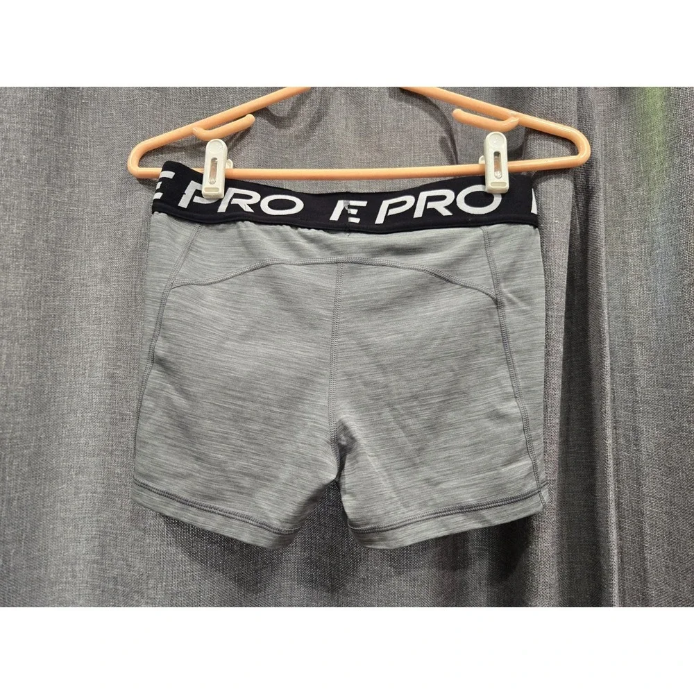 Nike Pro Dri-FIT Womens Gray Compression Shorts Medium Athletic Training Yoga